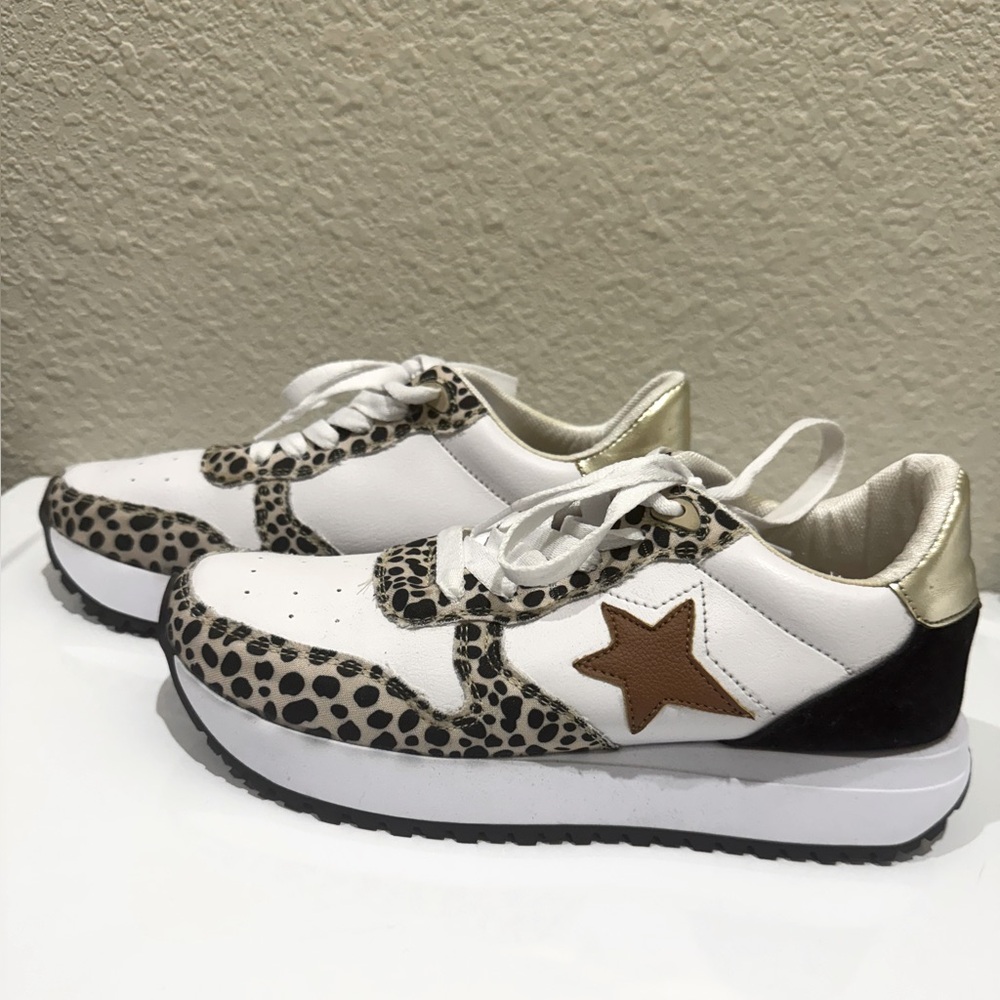 Women’s sneakers